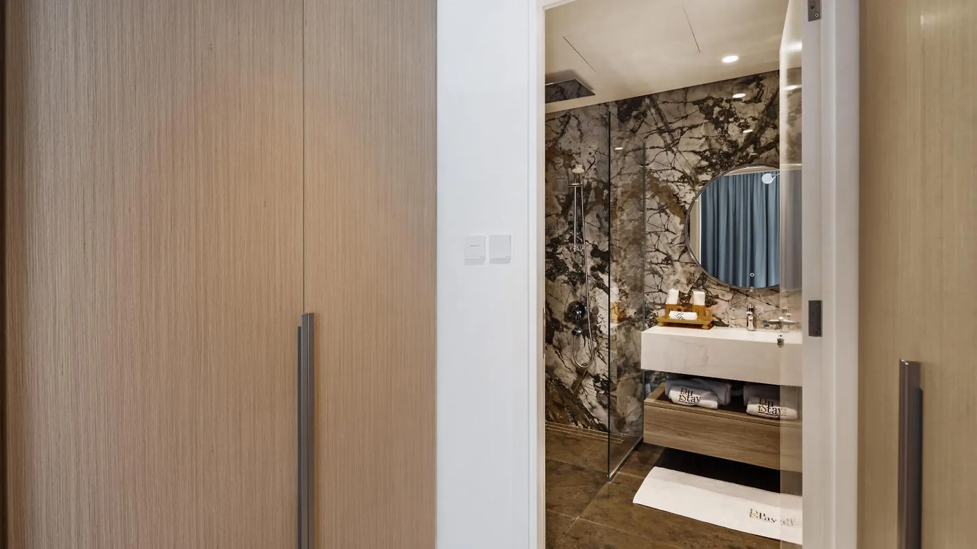 Modern Apartment In Dubai Creek Harbour By Dustay